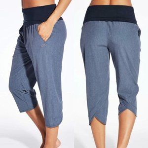 CALIA by Carrie Underwood Women's Heather Anywhere Foldover Waist Capri